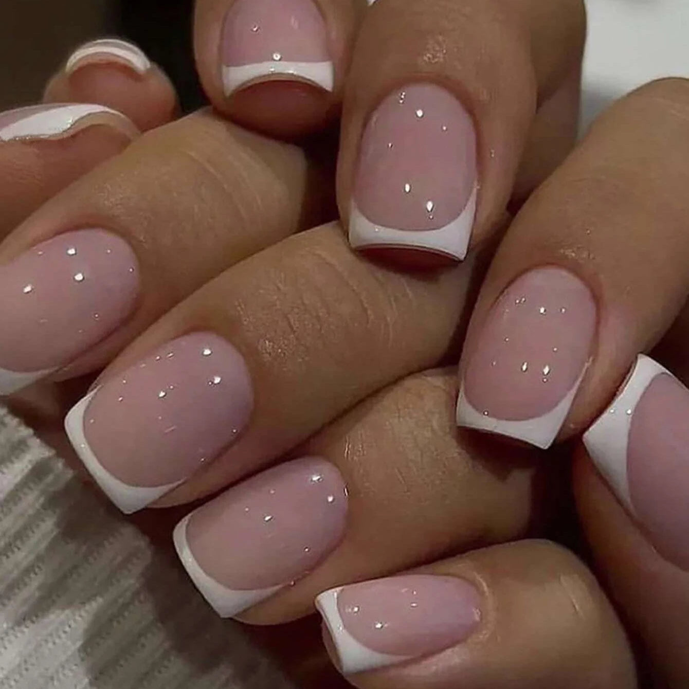 24 Square Short Fake Nails +1 Nail File +1 Piece of Jelly Glue